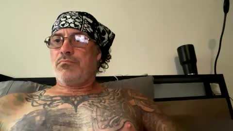 Snapshot of specter1972 chatting on 12-04-25, 12:14 specter1972 online show from 12-04-25, 12:14