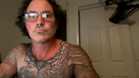 Snapshot of specter1972 chatting on 12-15-25, 01:32 specter1972 online show from 12-15-25, 01:32