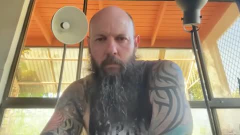 Snapshot of spenderal chatting on 10-19-25, 04:35 Beard Guy online show from 10-19-25, 04:35