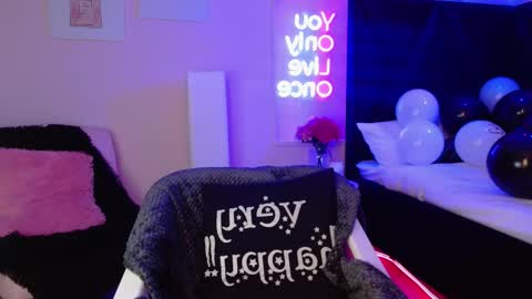 scarlett online show from 10-26-25, 01:06