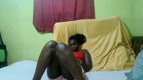 spicy_bella69 online show from 05-19-26, 06:31
