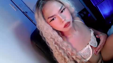 Snapshot of spicy_hot_carolina chatting on 06-23-26, 10:35 CAROLINA carol online show from 06-23-26, 10:35
