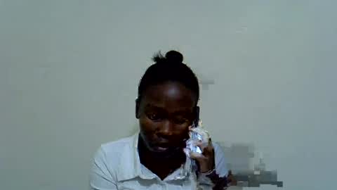 Snapshot of spicy_kittie chatting on 06-17-26, 09:12 Kittle online show from 06-17-26, 09:12