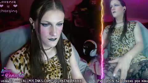 Snapshot of spicykendra chatting on 10-17-25, 02:48 Kendra online show from 10-17-25, 02:48