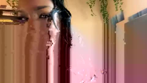 Snapshot of spicymaa chatting on 09-15-25, 09:26 Royalty online show from 09-15-25, 09:26