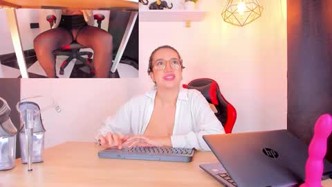 Snapshot of spicywhite_ chatting on 02-28-26, 02:51 Spicy online show from 02-28-26, 02:51