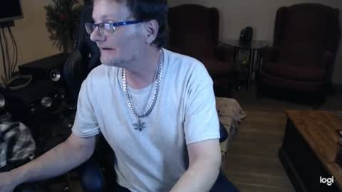 bri and mags fun room online show from 12-27-24, 01:43