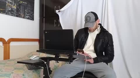 Marco. When Im offline you can view premium content in bio online show from 02-20-25, 09:33