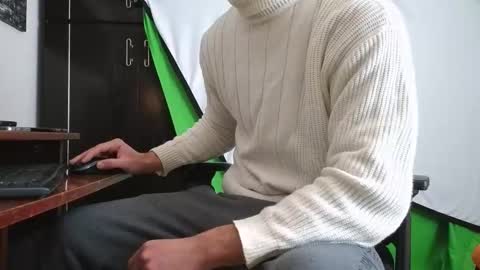 Marco. When Im offline you can view premium content in bio online show from 11-25-25, 10:04