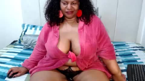 Snapshot of splendidtalitha chatting on 05-20-26, 10:05 SplendidTalitha online show from 05-20-26, 10:05