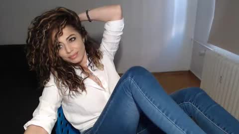 Doll online show from 01-12-25, 12:12