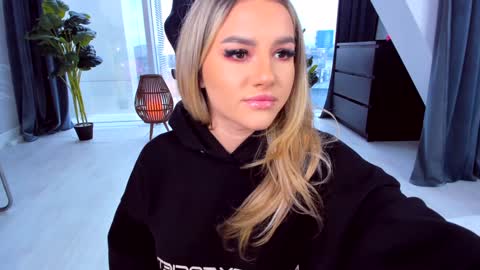 Anna online show from 02-06-25, 12:16