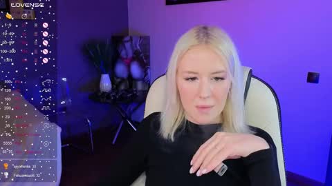 Snapshot of springajara chatting on 10-11-25, 08:24 Vetta online show from 10-11-25, 08:24