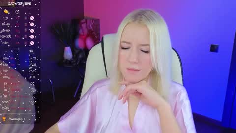 Snapshot of springajara chatting on 10-18-25, 07:42 Vetta online show from 10-18-25, 07:42