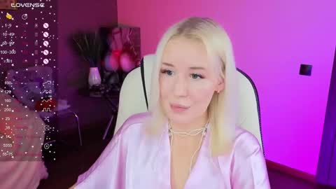 Snapshot of springajara chatting on 10-28-25, 02:20 Vetta online show from 10-28-25, 02:20