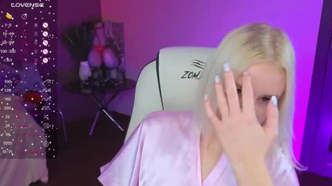 Snapshot of springajara chatting on 11-16-25, 06:52 Vetta online show from 11-16-25, 06:52