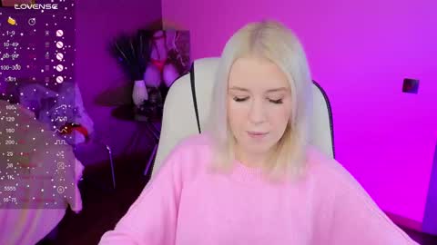 Snapshot of springajara chatting on 11-25-25, 12:16 Vetta online show from 11-25-25, 12:16