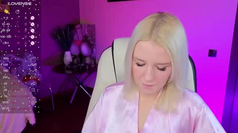 Snapshot of springajara chatting on 11-26-25, 06:47 Vetta online show from 11-26-25, 06:47