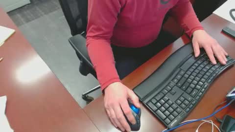 Snapshot of squirrelly82 chatting on 01-30-25, 09:14 make me cum c2c talk to me online show from 01-30-25, 09:14