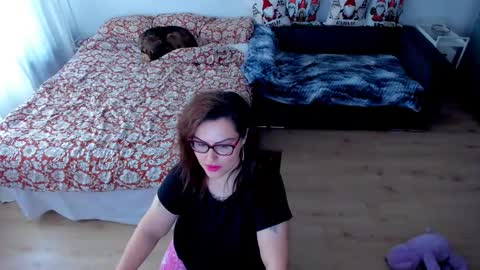 Kim online show from 12-16-25, 09:25