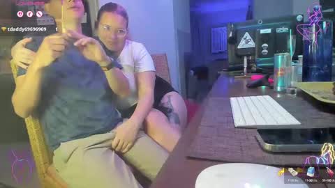 Snapshot of squirt_vip_room chatting on 09-28-25, 04:40 Roxy Day Mossimo Knight online show from 09-28-25, 04:40