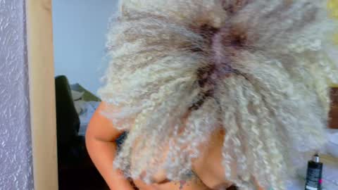 Snapshot of squirter_girl69 chatting on 12-21-24, 03:58 squirter_girl69 online show from 12-21-24, 03:58