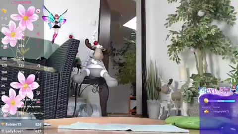 Snapshot of squirtmanica chatting on 12-08-24, 11:24 Monica online show from 12-08-24, 11:24