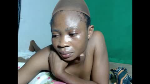 Snapshot of squirty_joy chatting on 05-03-26, 12:05 Magdalen online show from 05-03-26, 12:05