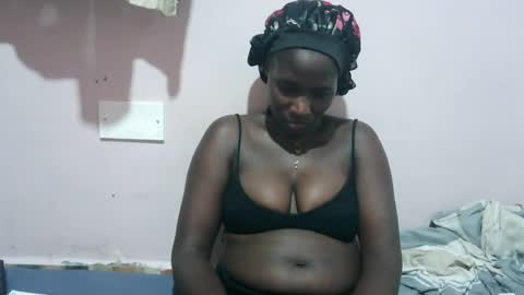 Snapshot of squirtypussie chatting on 07-13-26, 02:20 squirtypussie online show from 07-13-26, 02:20
