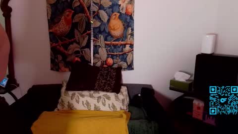 Snapshot of squrlgurl chatting on 02-11-26, 01:32 Earthling Gurl Michelle Allergy online show from 02-11-26, 01:32