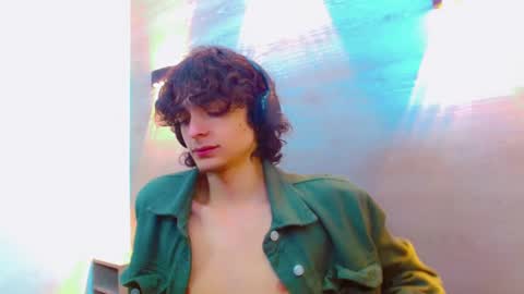 Snapshot of sr_bonnyethan chatting on 09-24-25, 02:09 ethan online show from 09-24-25, 02:09