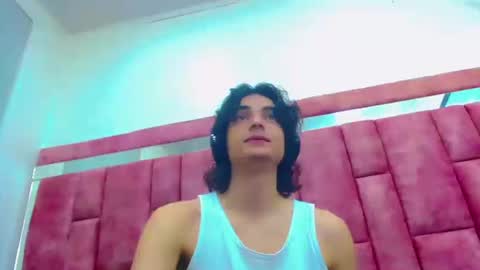 Snapshot of sr_bonnyethan chatting on 10-18-25, 02:07 ethan online show from 10-18-25, 02:07