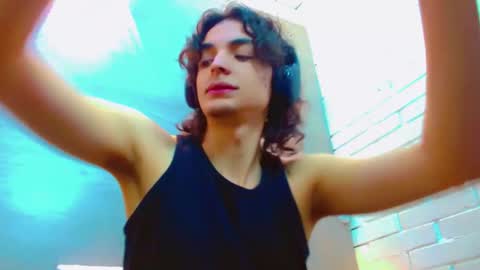 Snapshot of sr_bonnyethan chatting on 10-28-25, 01:47 ethan online show from 10-28-25, 01:47