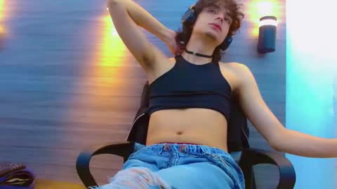 ethan online show from 04-07-26, 01:11