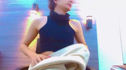 Snapshot of sr_bonnyethan chatting on 06-08-26, 01:11 ethan online show from 06-08-26, 01:11