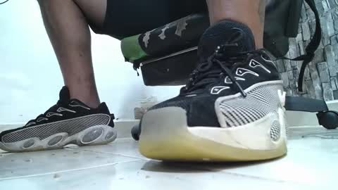 Snapshot of srfindomfeet_ chatting on 04-21-26, 03:13 sr master cum its my old account online show from 04-21-26, 03:13
