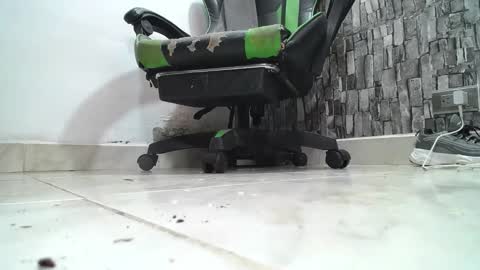 Snapshot of srfindomfeet_ chatting on 05-02-26, 05:07 sr master cum its my old account online show from 05-02-26, 05:07