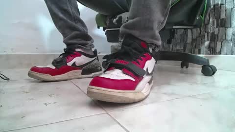 Snapshot of srfindomfeet_ chatting on 06-02-26, 06:54 sr master cum its my old account online show from 06-02-26, 06:54