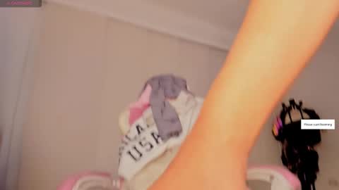 Laura online show from 03-02-26, 04:47