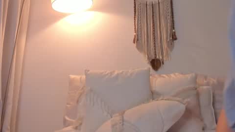 Sophie 3 online show from 12-17-24, 01:29