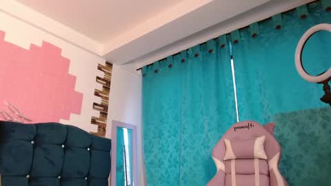 Snapshot of srta_fox chatting on 01-11-25, 10:29 Srta. Fox online show from 01-11-25, 10:29