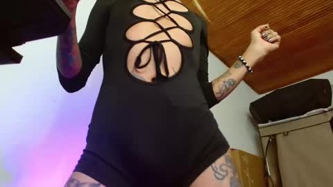 Snapshot of srta_fox chatting on 03-09-25, 11:36 Srta. Fox online show from 03-09-25, 11:36