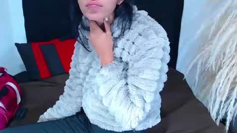 Snapshot of srta_luciana chatting on 07-06-26, 11:40 . . online show from 07-06-26, 11:40