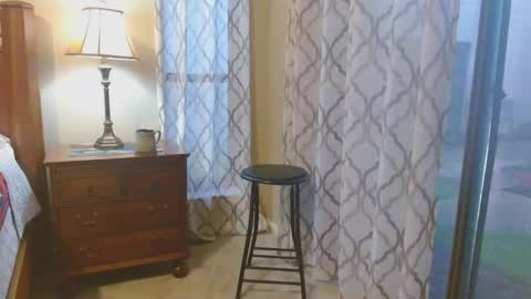 srtxshow online show from 04-12-26, 09:20