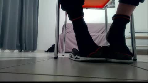 Snapshot of ssenzo chatting on 12-14-25, 09:30 ssenzo online show from 12-14-25, 09:30