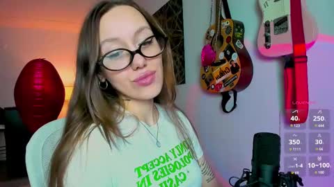 Snapshot of sshawty chatting on 02-16-25, 03:38 Anni if Im offline for a long time Im depressed feel free to support me offline online show from 02-16-25, 03:38