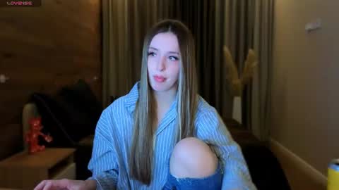 Chloe online show from 06-25-26, 07:40