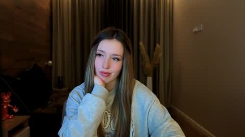 Chloe online show from 06-28-26, 07:20