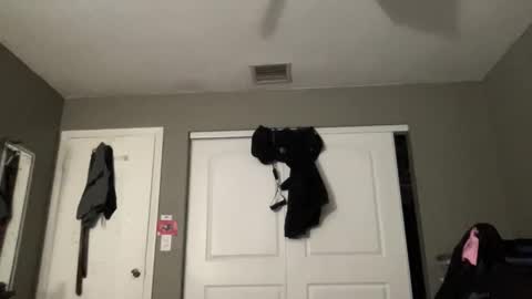 Snapshot of st22fe69 chatting on 10-13-25, 02:11 Jose online show from 10-13-25, 02:11