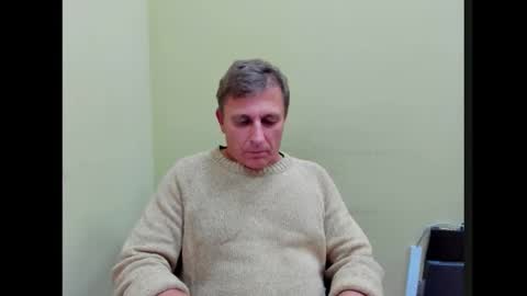 Snapshot of stacattoff chatting on 09-19-25, 04:18 stacattoff online show from 09-19-25, 04:18